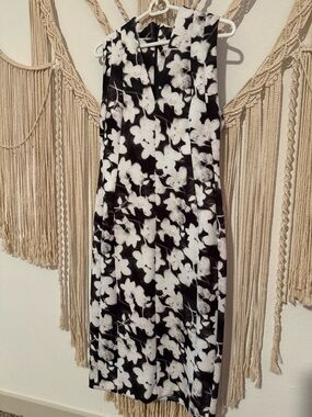 Calvin Klein Black and White Floral V-Neck Sleeveless Dress